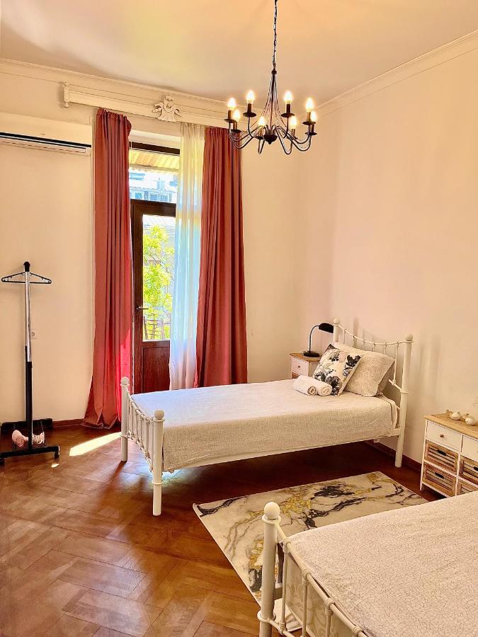 Pigeon Guest House Tbilisi Exterior photo