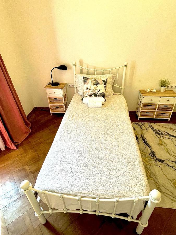 Pigeon Guest House Tbilisi Exterior photo
